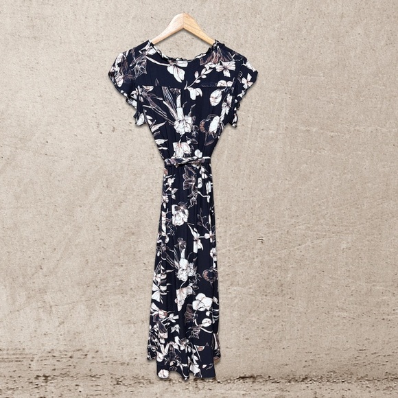 Papillon Blanc White and Blue Wrap Tie Front Sheath Dress for Cocktail - Picture 2 of 3